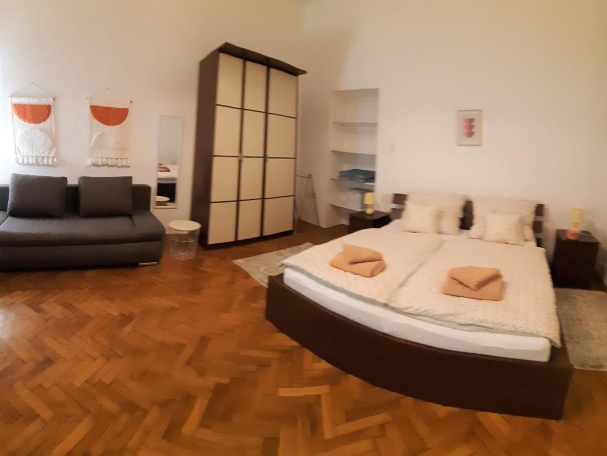 Citypark Classic Downtown Apartment Budapest Esterno foto