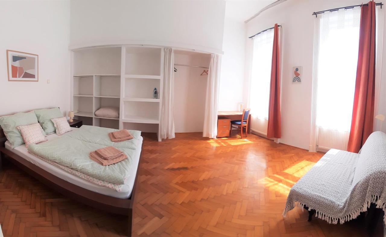 Citypark Classic Downtown Apartment Budapest Esterno foto