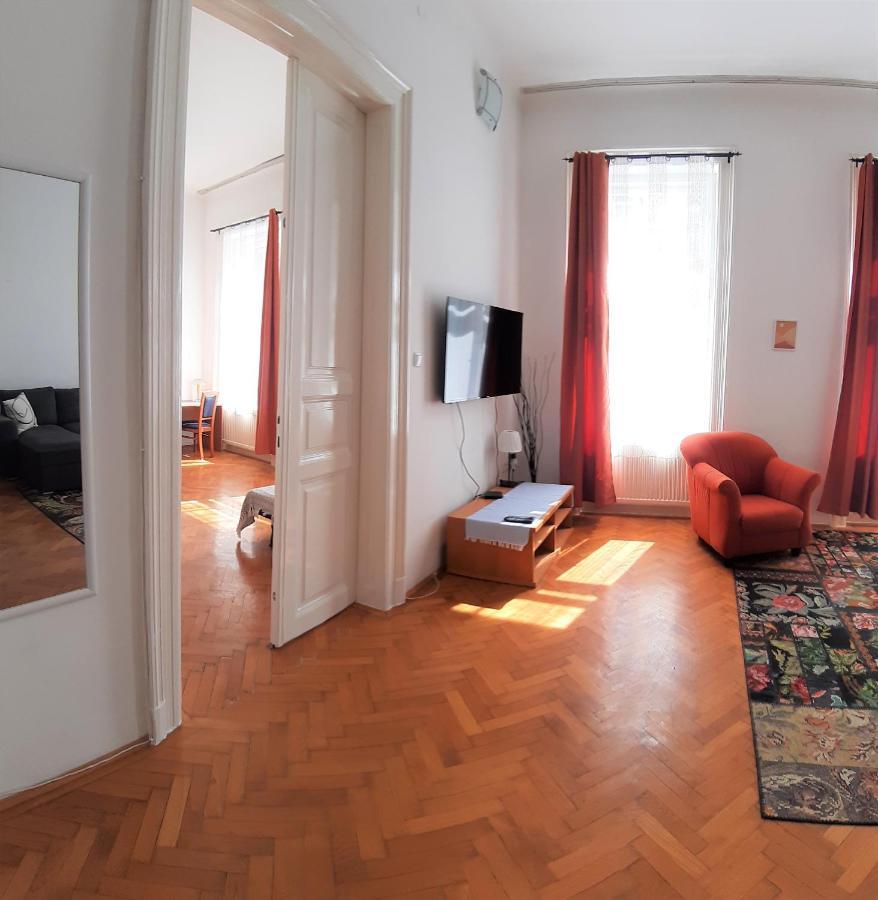Citypark Classic Downtown Apartment Budapest Esterno foto